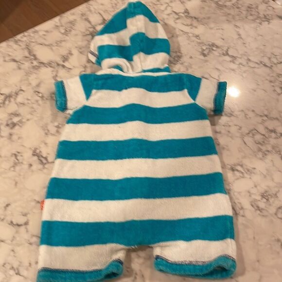 Magnificent Baby boy magnetic closure one piece shortie 0-3 months Terry towel - Picture 3 of 5